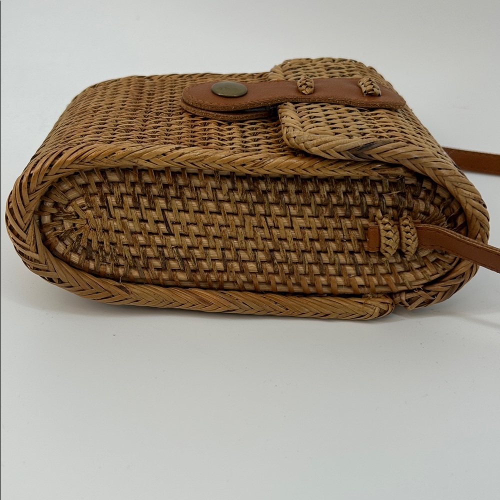 Elegant Brown Woven Rattan Cellphone Crossbody Bag Inside Boho Lining Travel - Picture 4 of 10